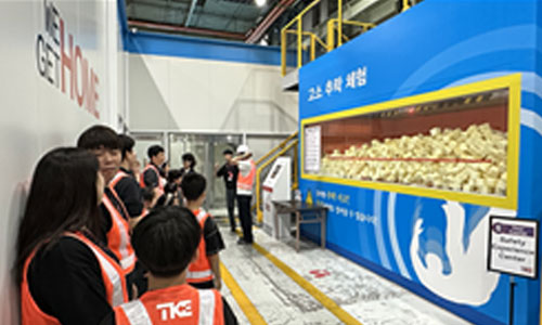 어린이 대상 승강기 작동 체험 및 OX 퀴즈 진행